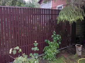 Забор из евроштакетника с бетонированием столбов 28 метров фото в Ветлуге