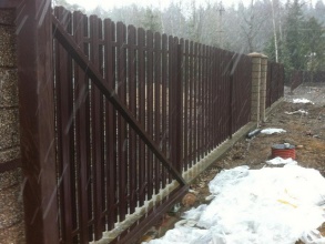 Забор из евроштакетника в шахматном порядке 122 метра фото в Ветлуге