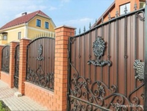 Кирпичный забор с ковкой  150 метров фото в Ветлуге