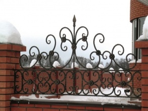 Кованые заборы на ленточном фундаменте 100 метров фото цена под ключ