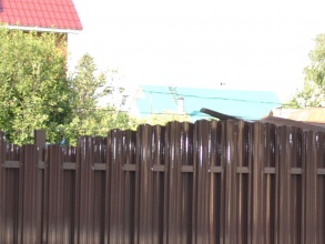 Забор из евроштакетника на ленточном фундаменте 10 метров фото в Ветлуге