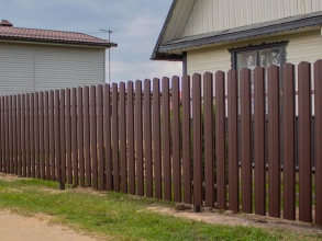 Забор из евроштакетника с забивными столбами 200 метров фото в Ветлуге