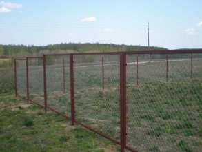 Забор из сетки рабицы в натяг секционный 12 метров фото в Ветлуге